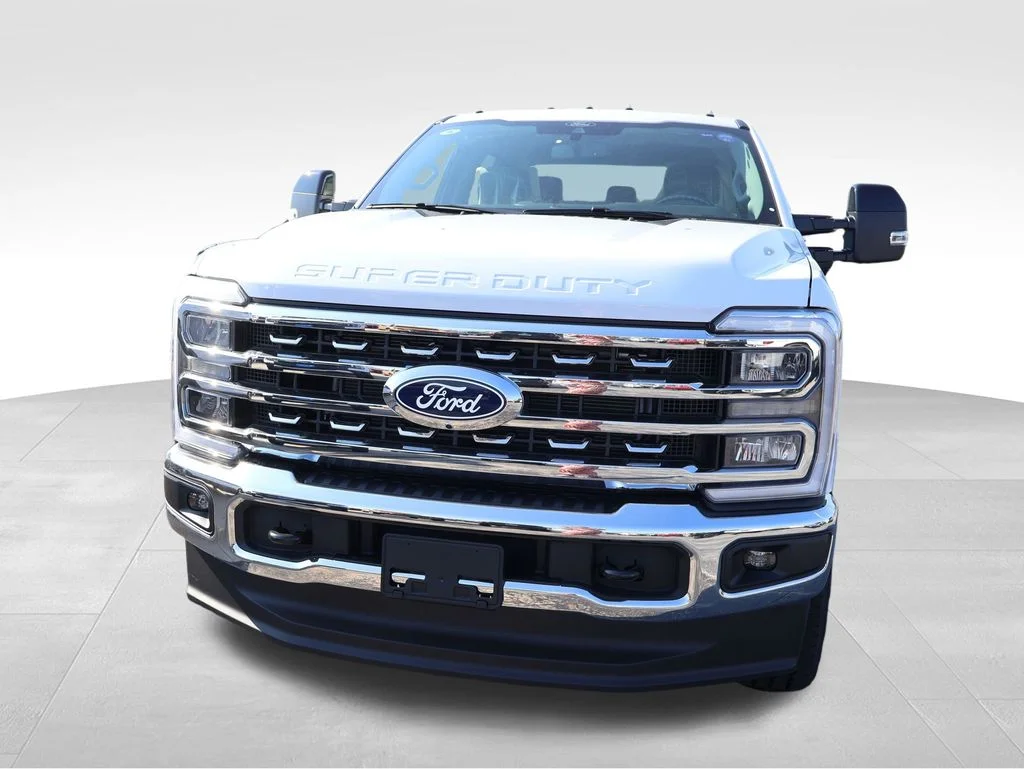 New 2027 White Ford F250 4X4 CREW/C image 6