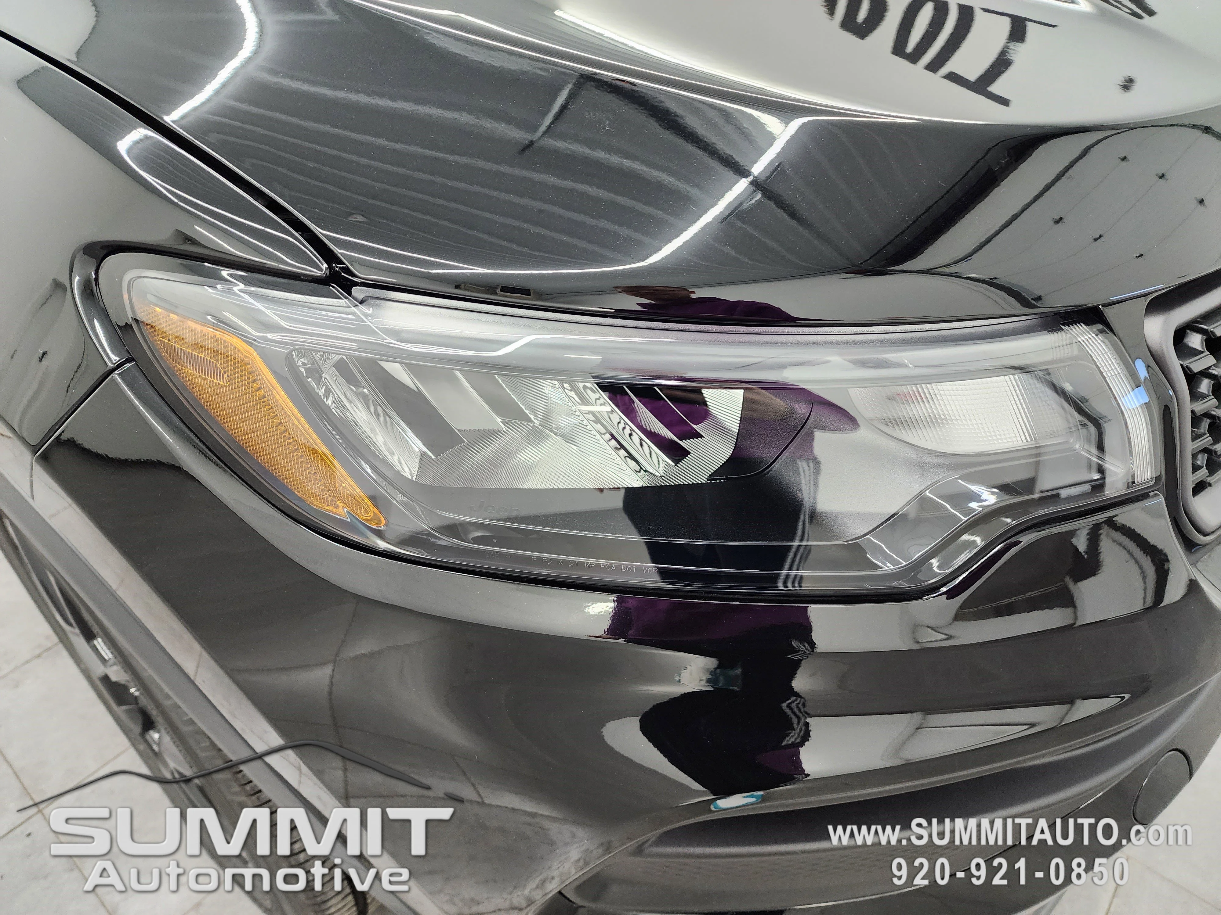 New 2026 Diamond Black Crystal Pearlcoat Jeep Latitude image 22