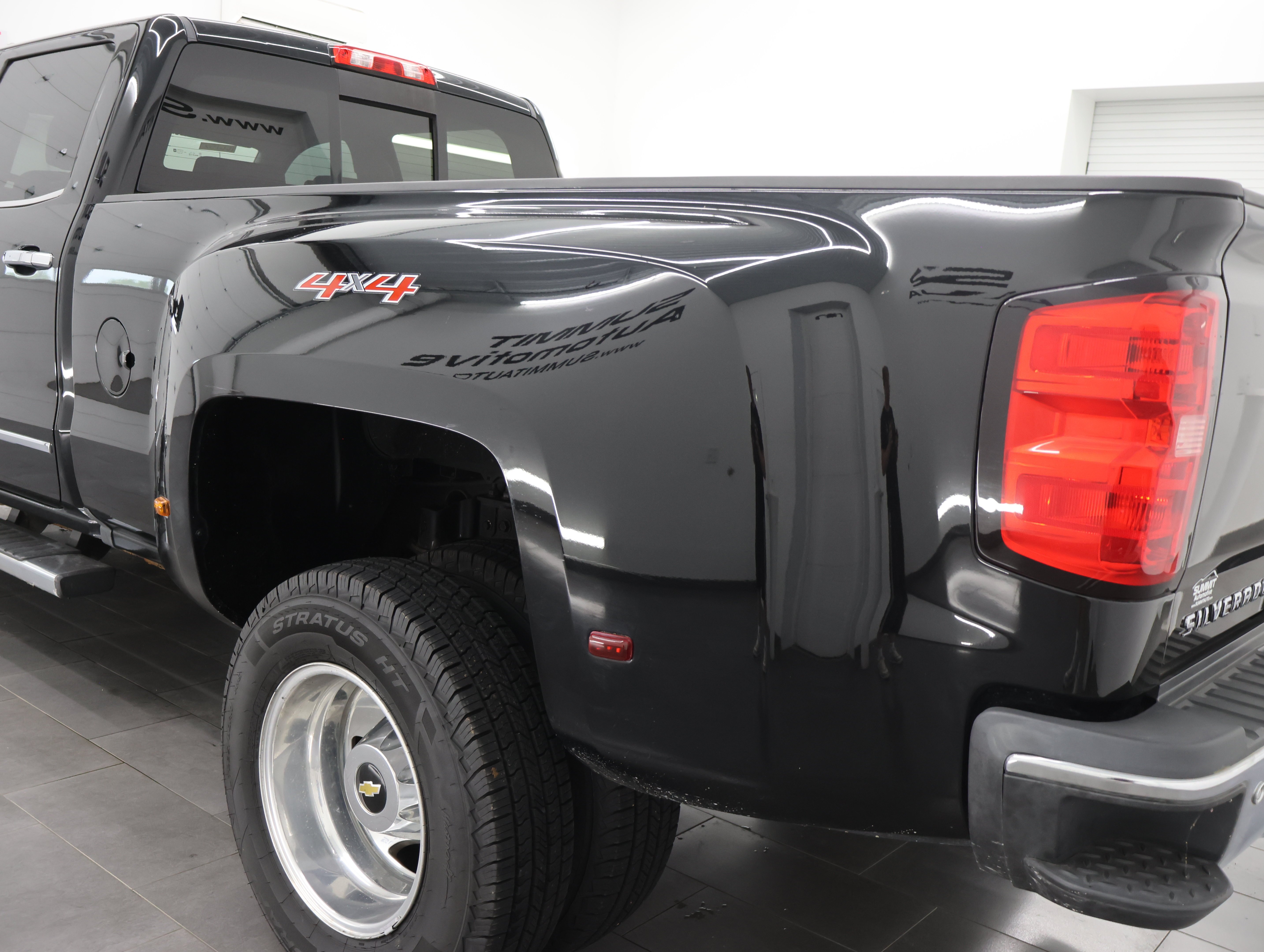 Used 2017 Black Chevrolet 4x4 Crew Cab LTZ DRW: CREW-LONG-DRW-LTZ-6.6L L5P DIESEL-NAV-HEAT/COOL SEATS-BACKUP CAM image 30