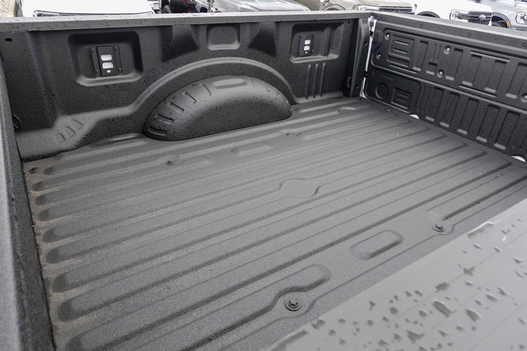 New 2026 Oxford White Ford F-250® XLT image 31