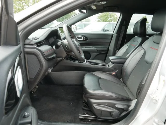 Used 2024 Silver Jeep Trailhawk image 13