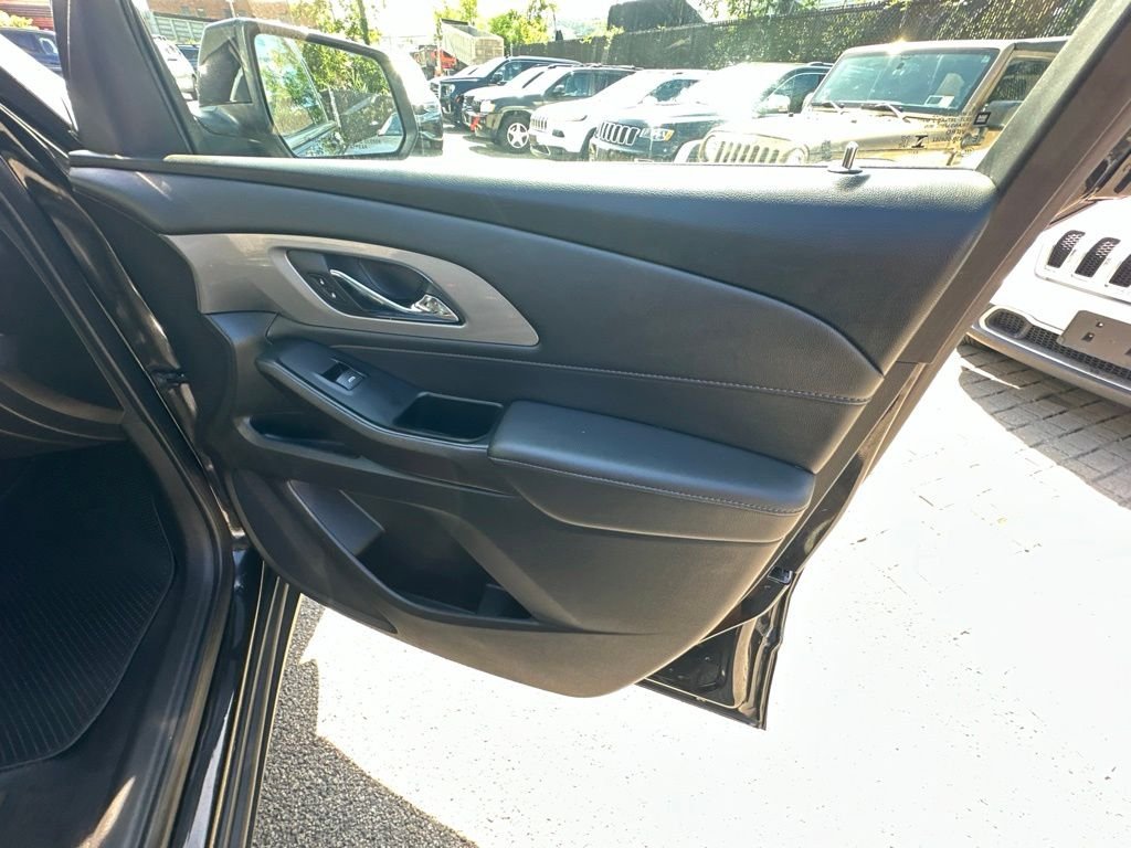 Used 2024 Black Chevrolet LT Cloth image 33