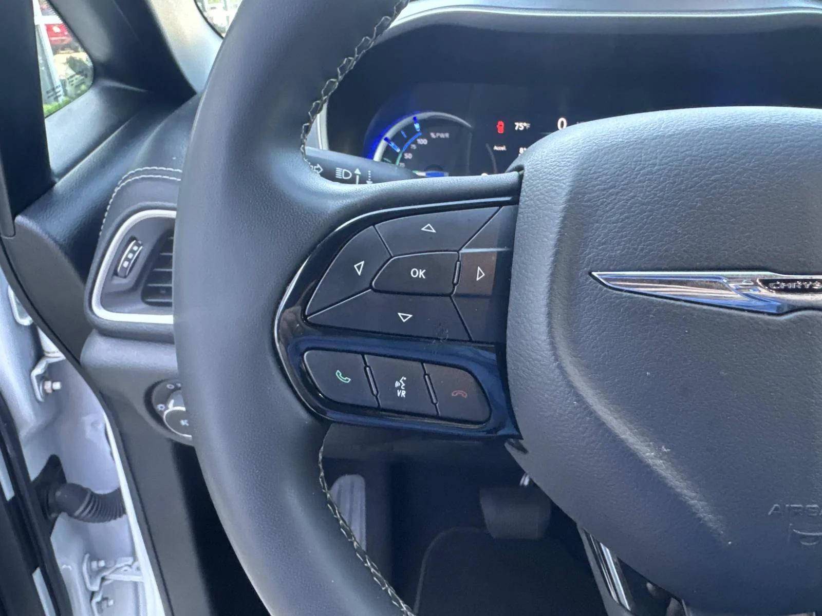 Used 2024 White Chrysler Hybrid S Appearance Pkg FWD image 23