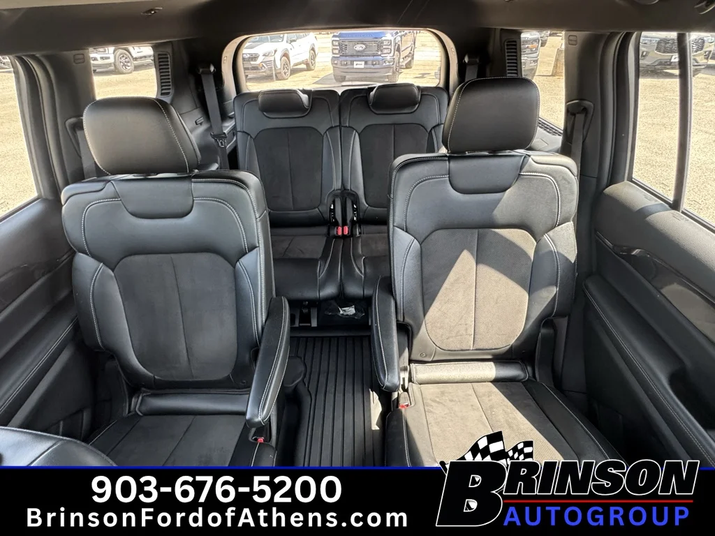 Certified Used 2023 Baltic Gray Metallic Clearcoat Jeep Altitude image 21