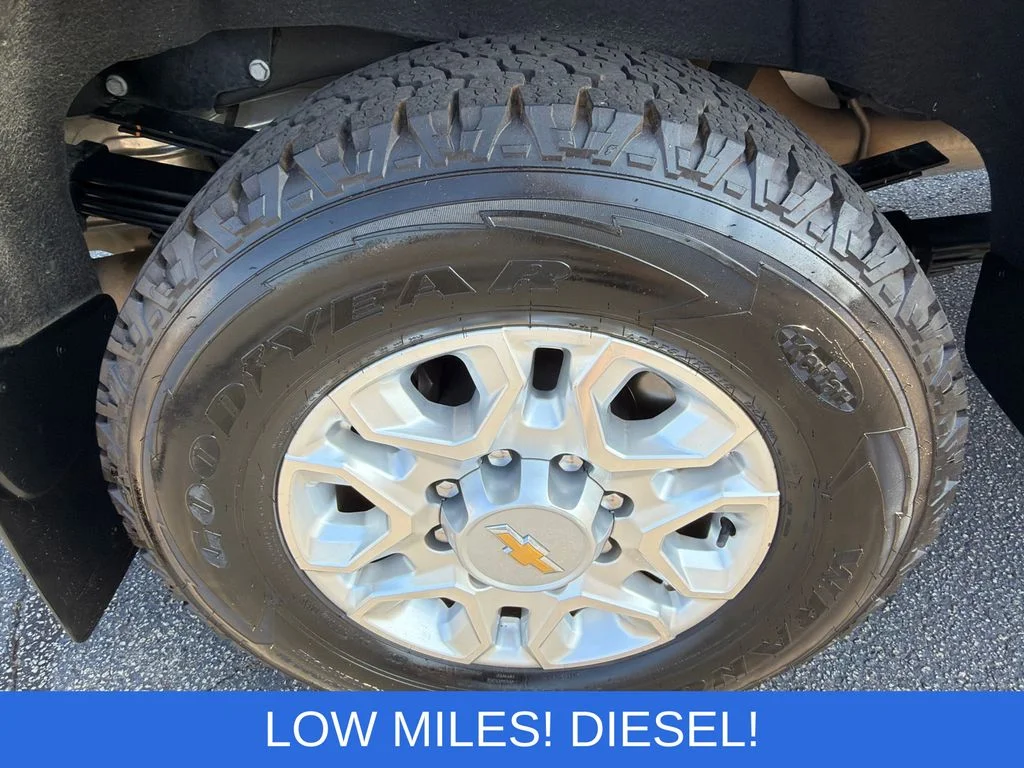 Used 2024 White Chevrolet LTZ image 17