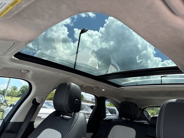 Used 2019 White Jaguar 20d R-Sport image 21