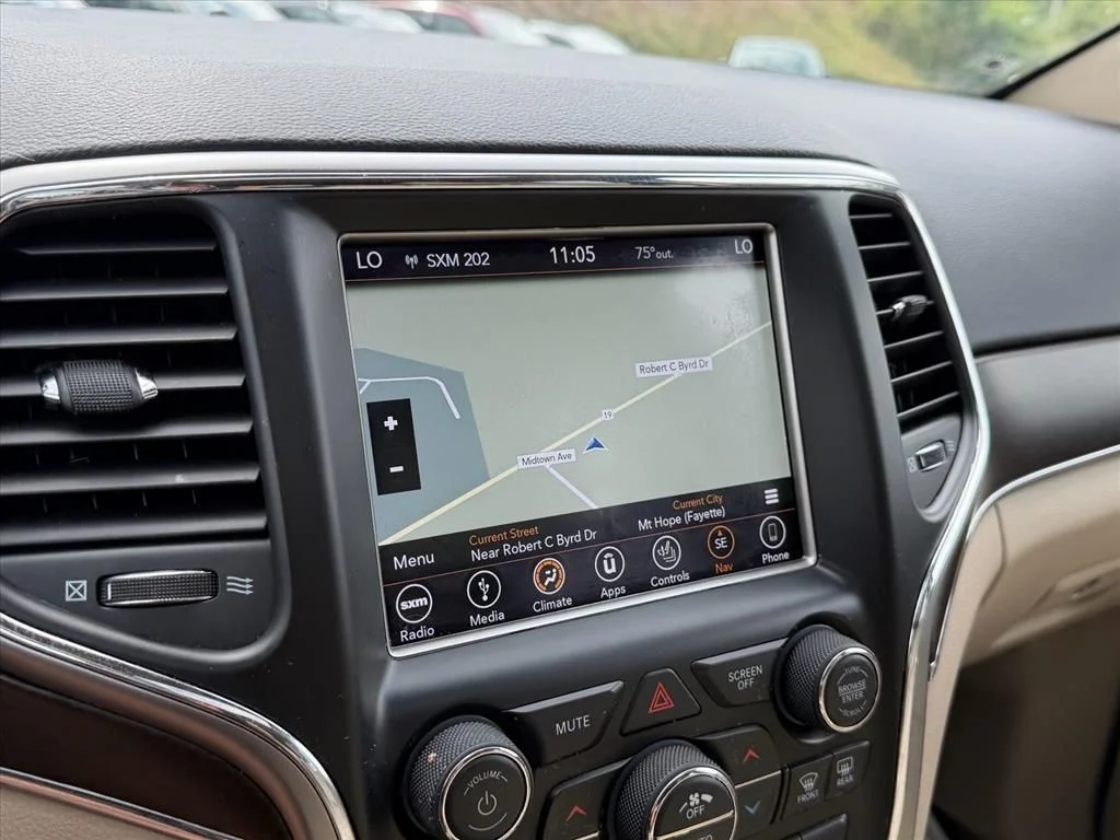 Used 2018 Red Jeep Limited image 24