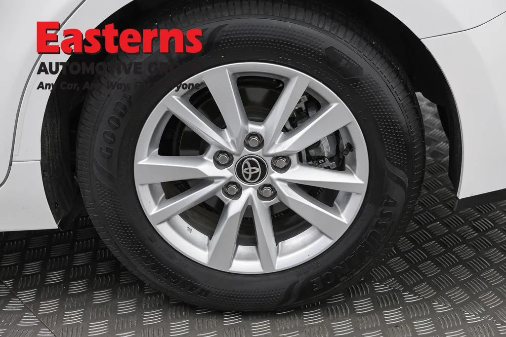 Used 2025 White Toyota LE image 32