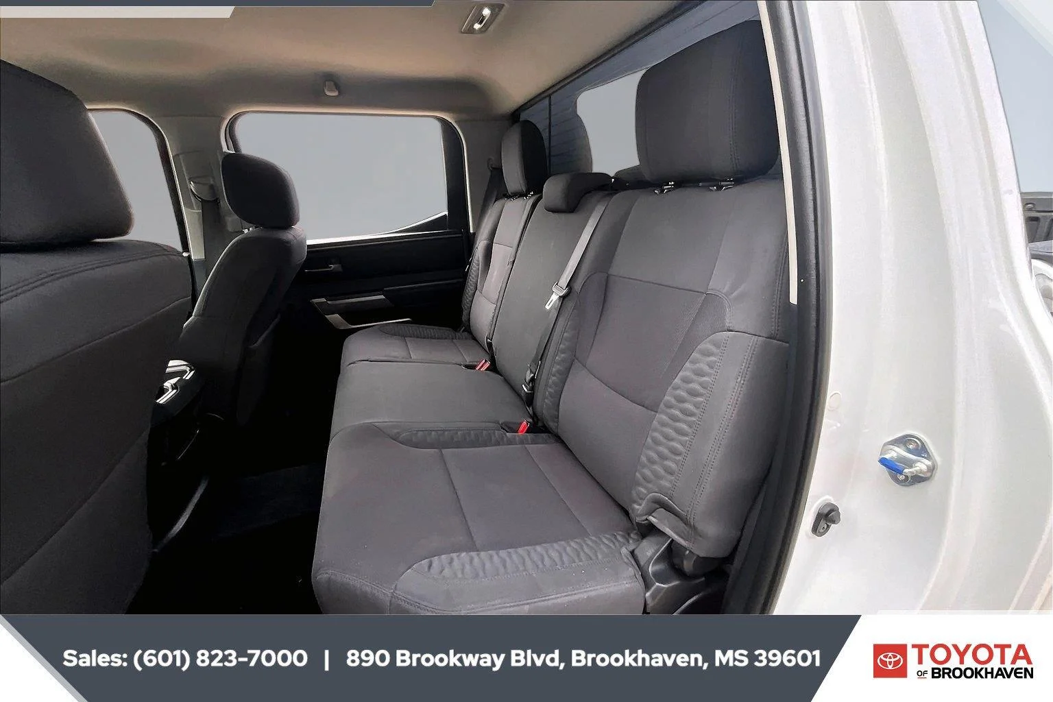 Used 2023 Ice Cap Toyota SR5 image 19