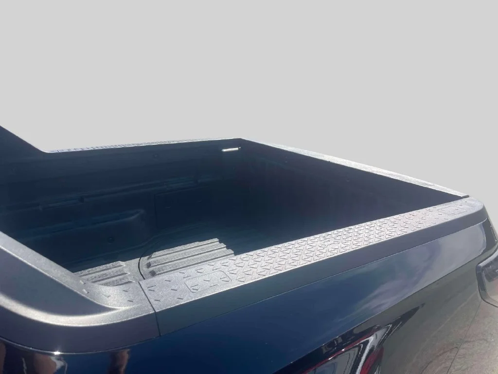 Certified Used 2023 Black Hyundai SE image 12