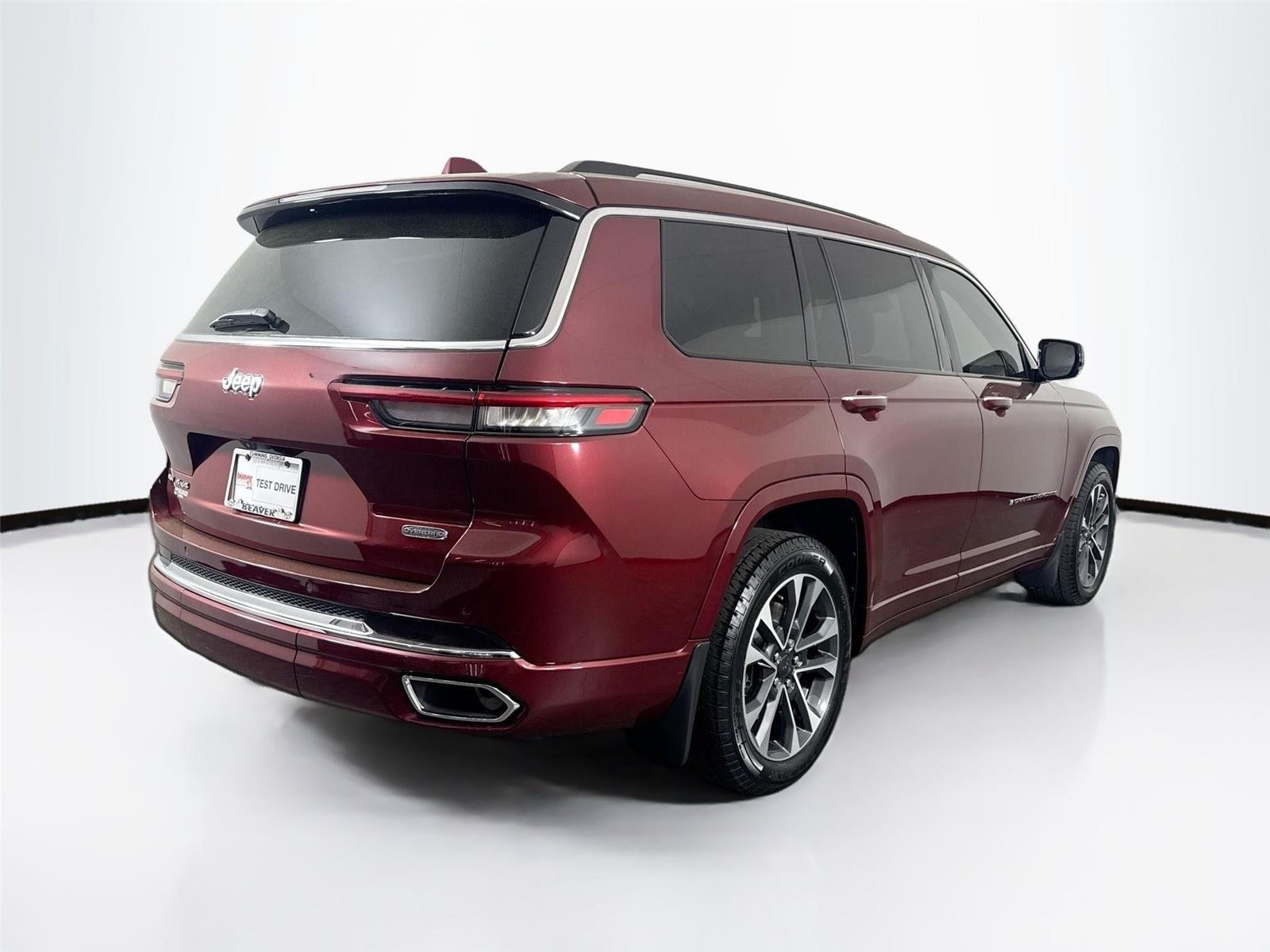 Used 2022 Velvet Red Pearlcoat Jeep Overland image 2