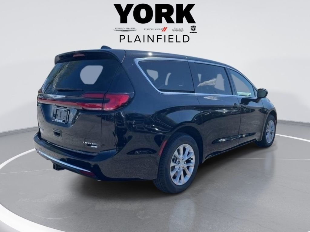 New 2026 Diamond Black Crystal Pearl-Coat Exterior Paint Chrysler Limited image 5