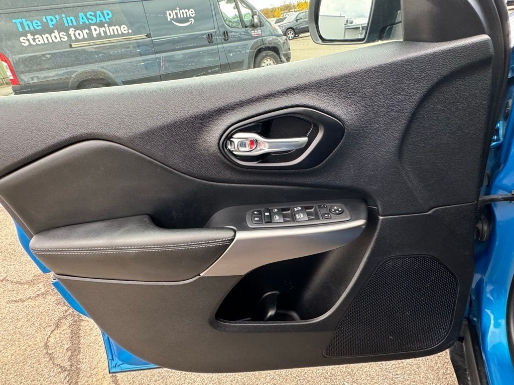 Used 2022 Blue Jeep Latitude Lux image 26