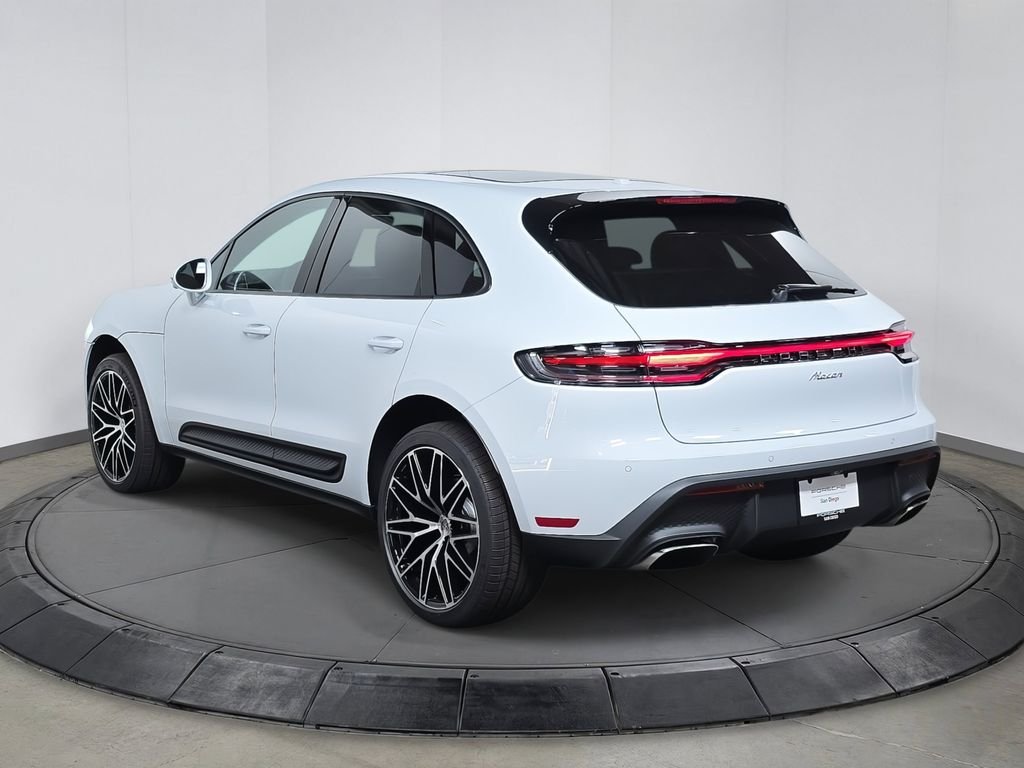 2026 Porsche Macan T - Photo 3