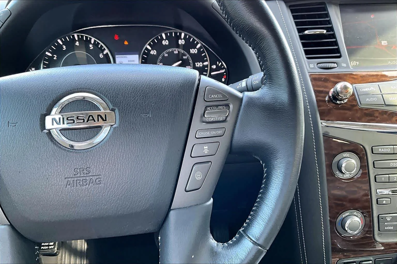 Used 2019 Pearl White Tricoat Nissan SL image 23