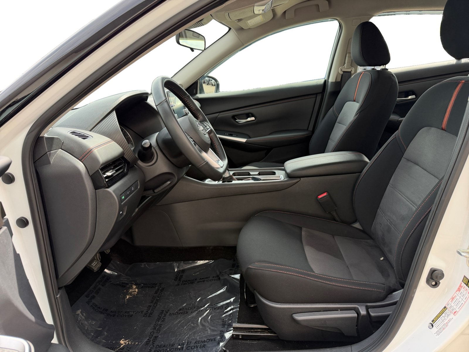 Used 2024 Aspen White Tricoat/Super Black Nissan SR image 8