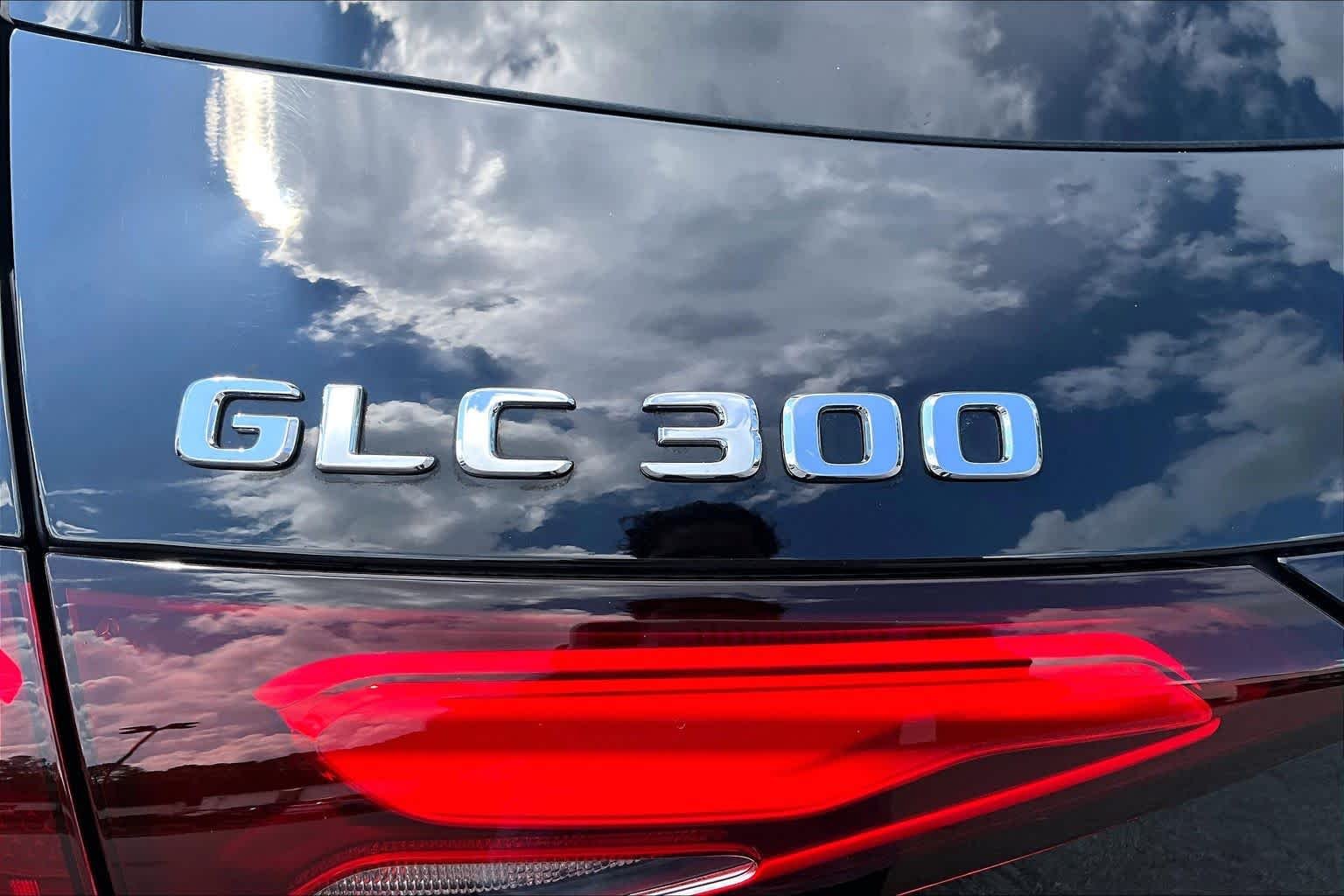 2024 Mercedes-Benz GLC 8