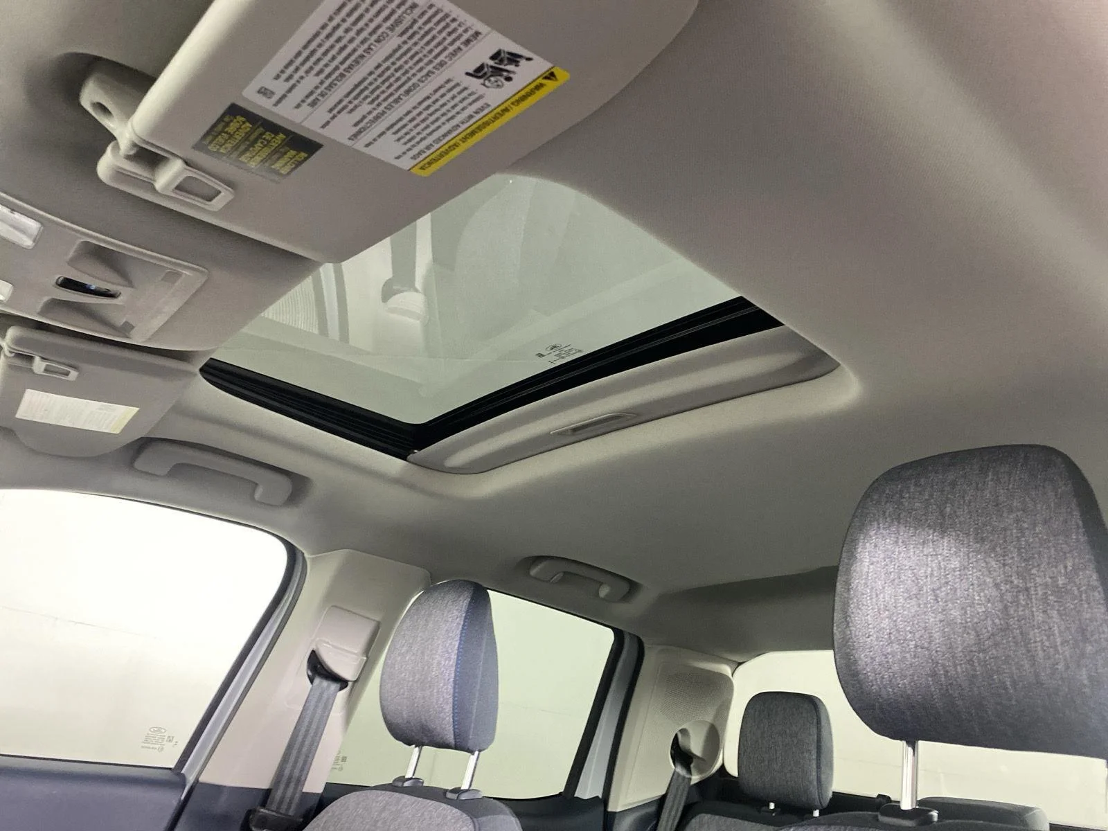 New 2025 Space White Metallic Ford XLT image 22