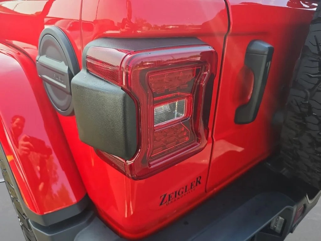 Used 2023 Red Jeep Rubicon 392 image 31