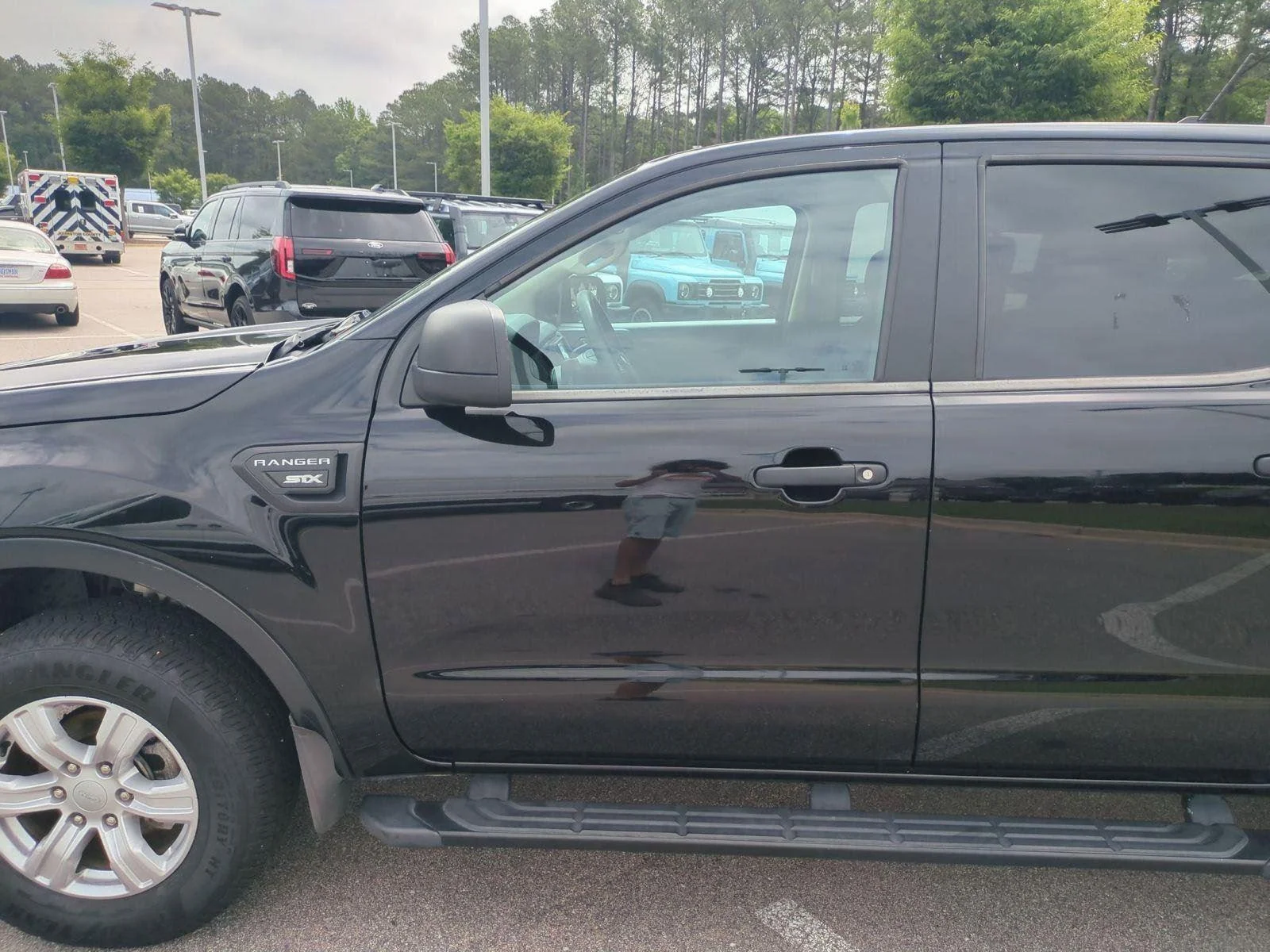 Used 2019 Shadow Black Ford XL image 15