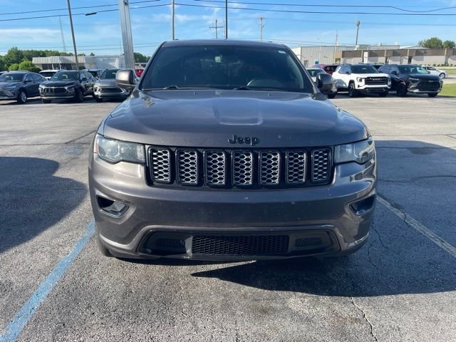 Used 2020 Gray Jeep Altitude image 3