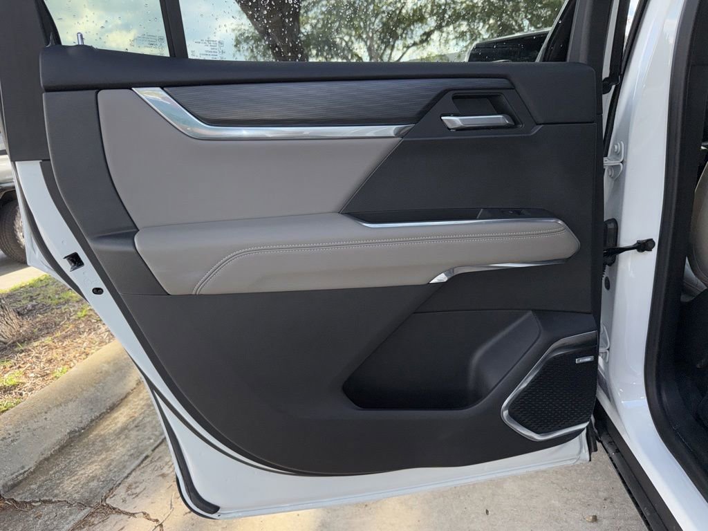 Used 2026 Summit White GMC Elevation image 29