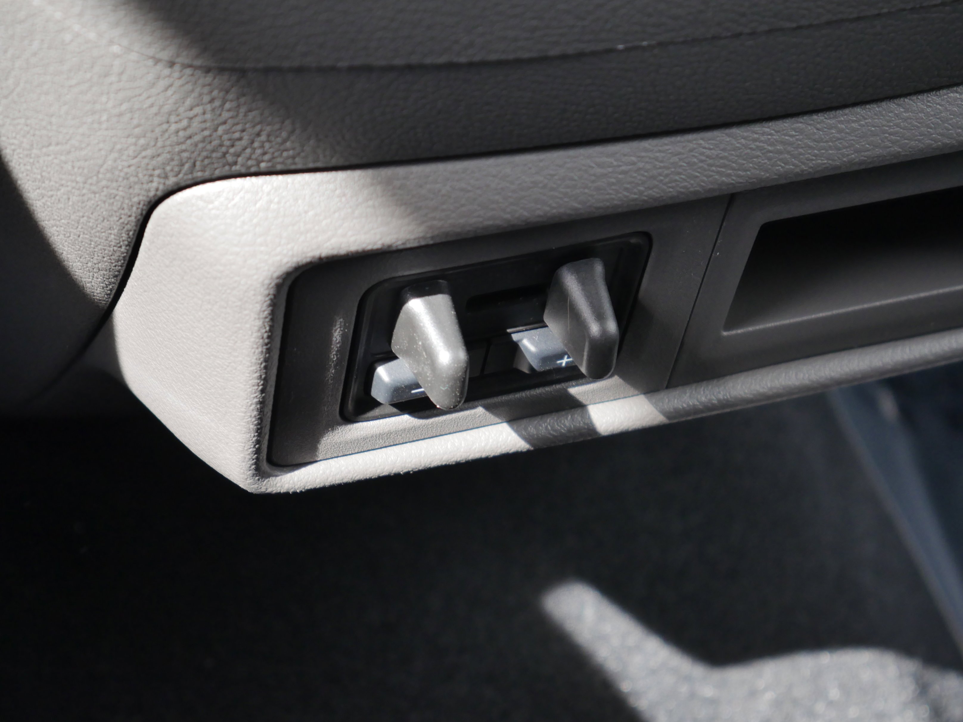 New 2026 Oxford White Ford Passenger Van XLT image 14
