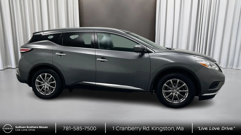 Used 2016 Gray Nissan SL image 4