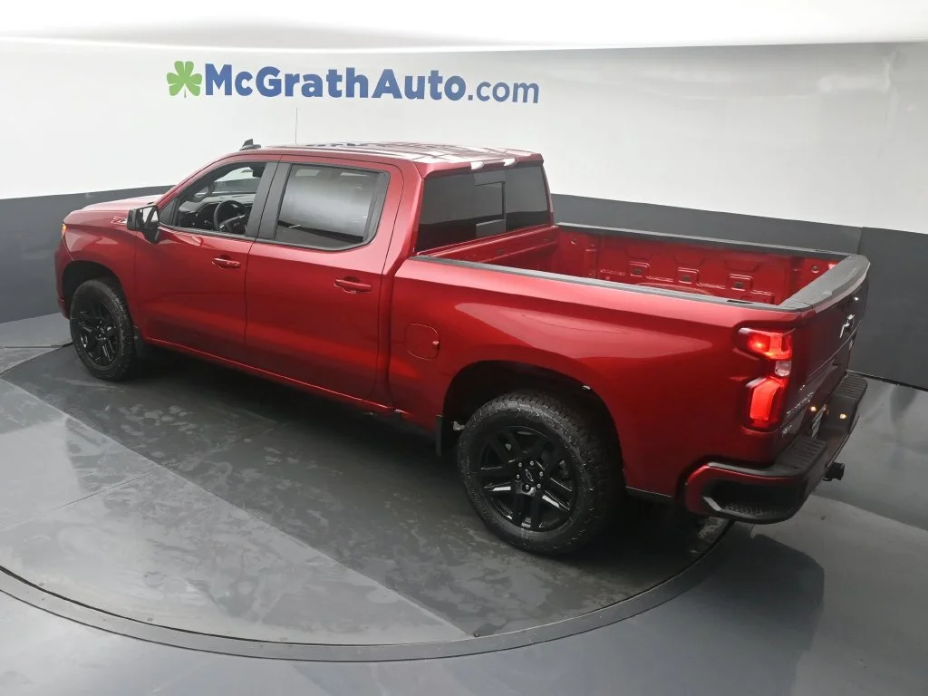 Used 2025 Red Chevrolet RST image 26