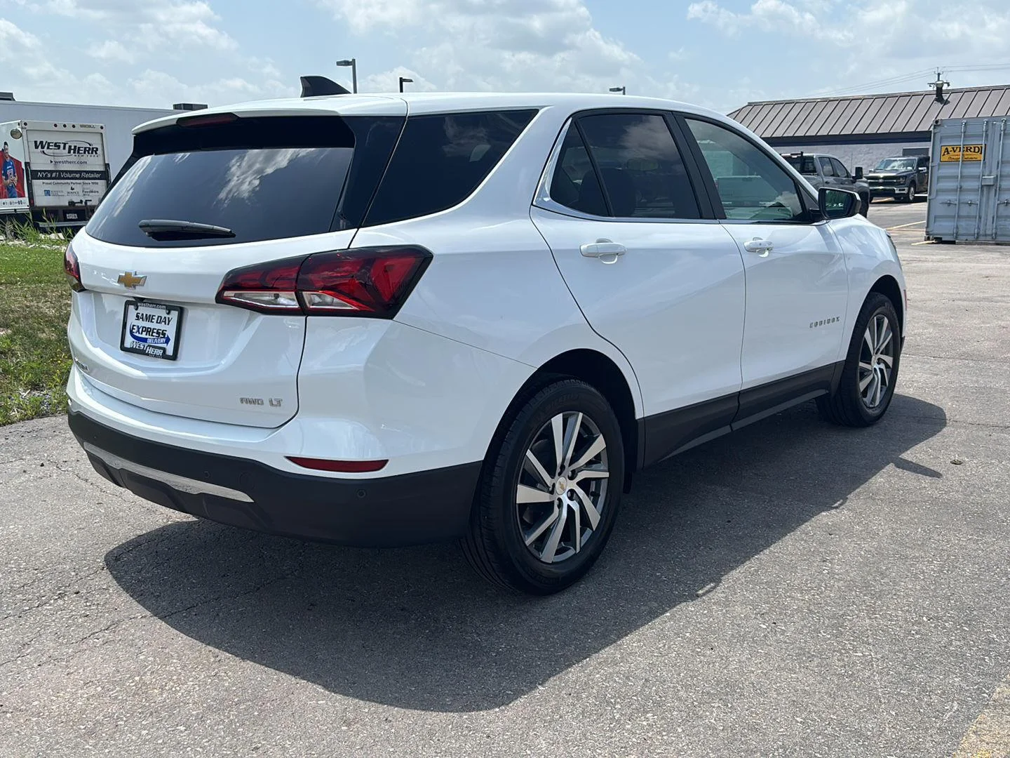 Used 2024 Summit White Chevrolet LT image 7