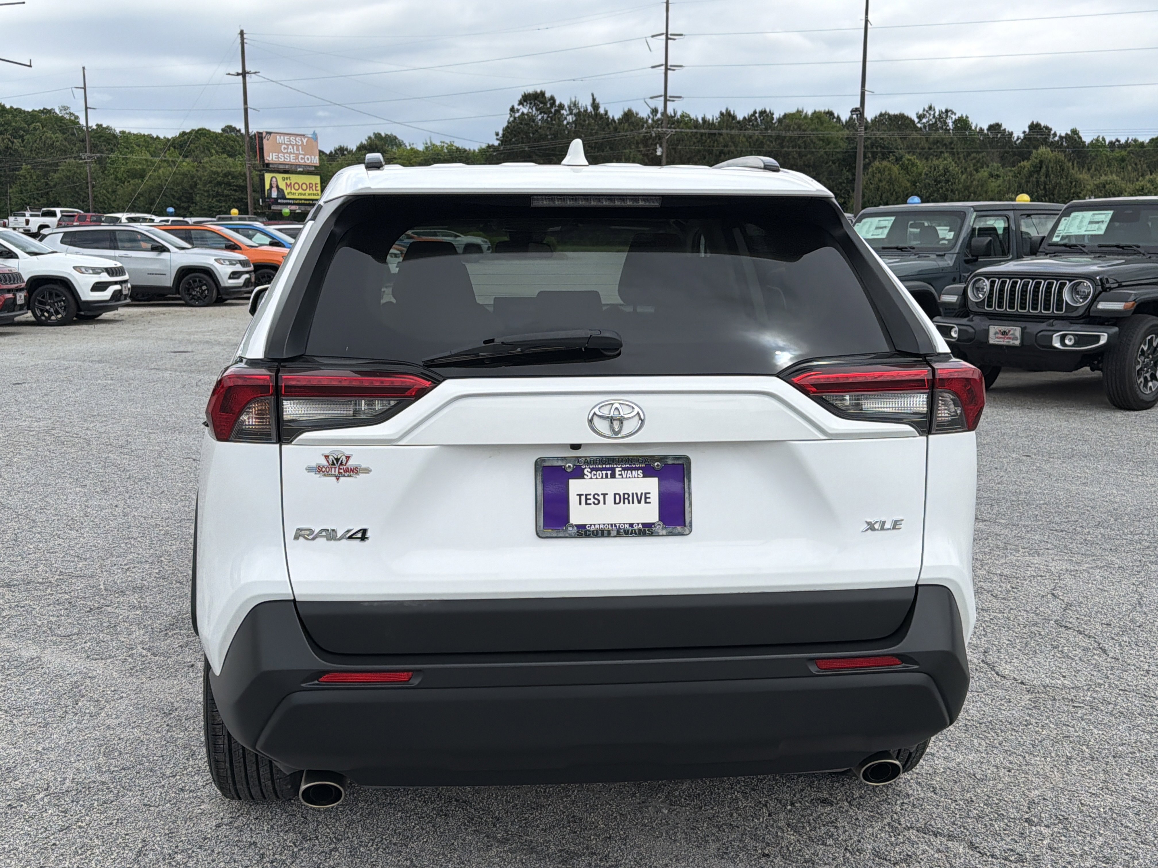 Used 2019 Super White Toyota XLE image 7