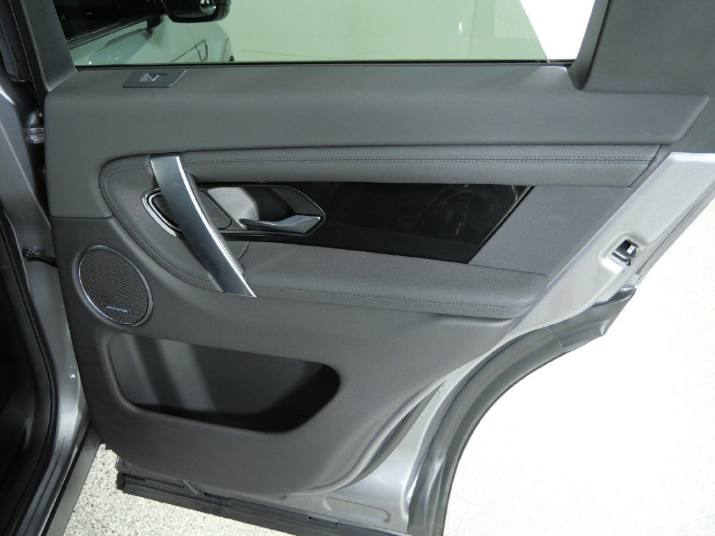 Used 2024 Gray Land Rover S image 25