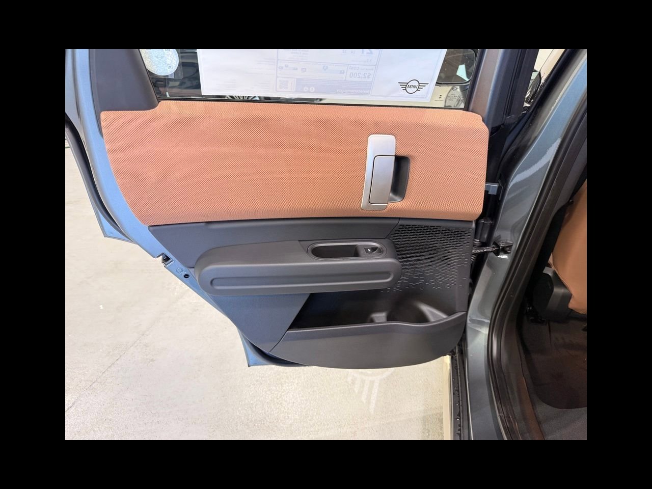 New 2027 Smokey Green Metallic MINI SIGNATURE PLUS image 18