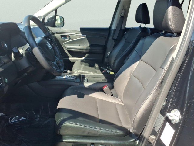 Certified Used 2022 Crystal Black Pearl Honda Special Edition AWD image 18