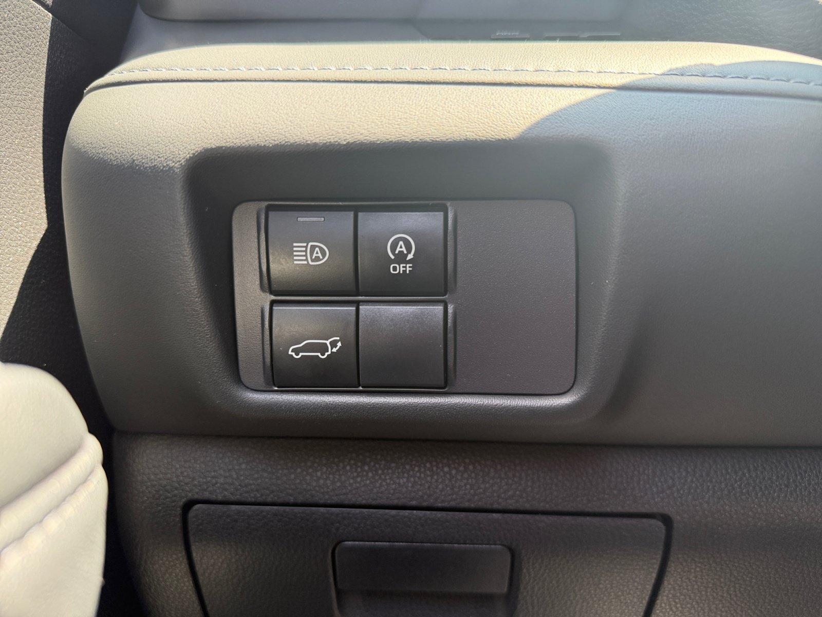 Used 2024 Ruby Flare Pearl Toyota XLE image 17