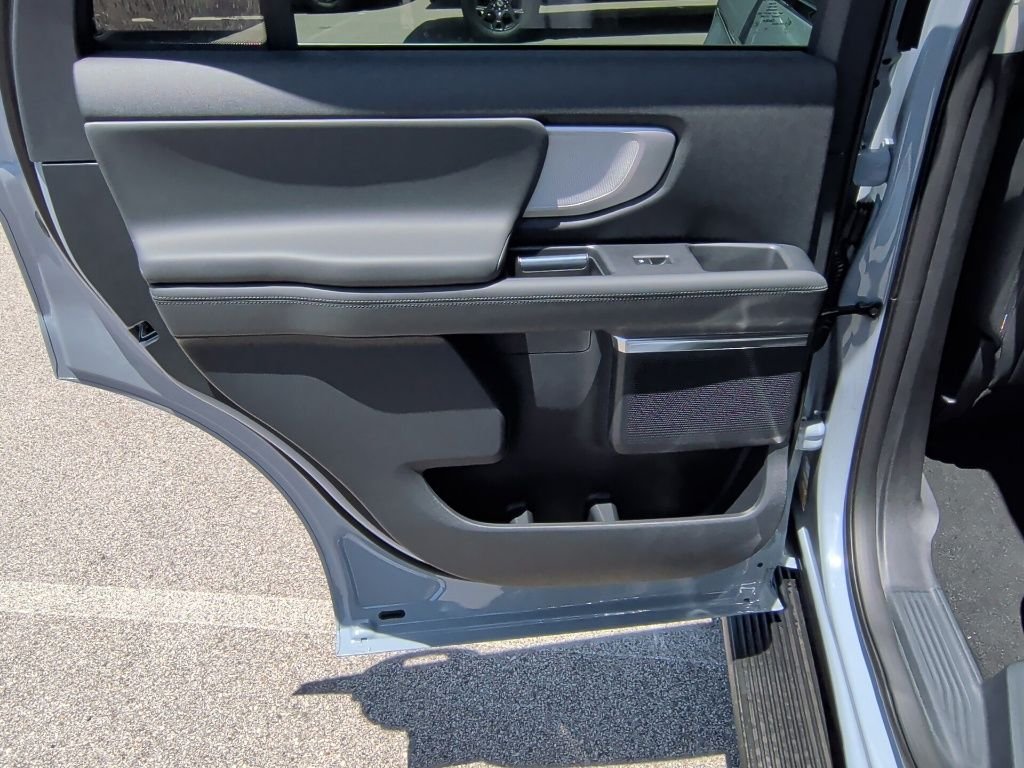 New 2027 Glacier Gray Metallic Tri-Coat Ford Active image 34