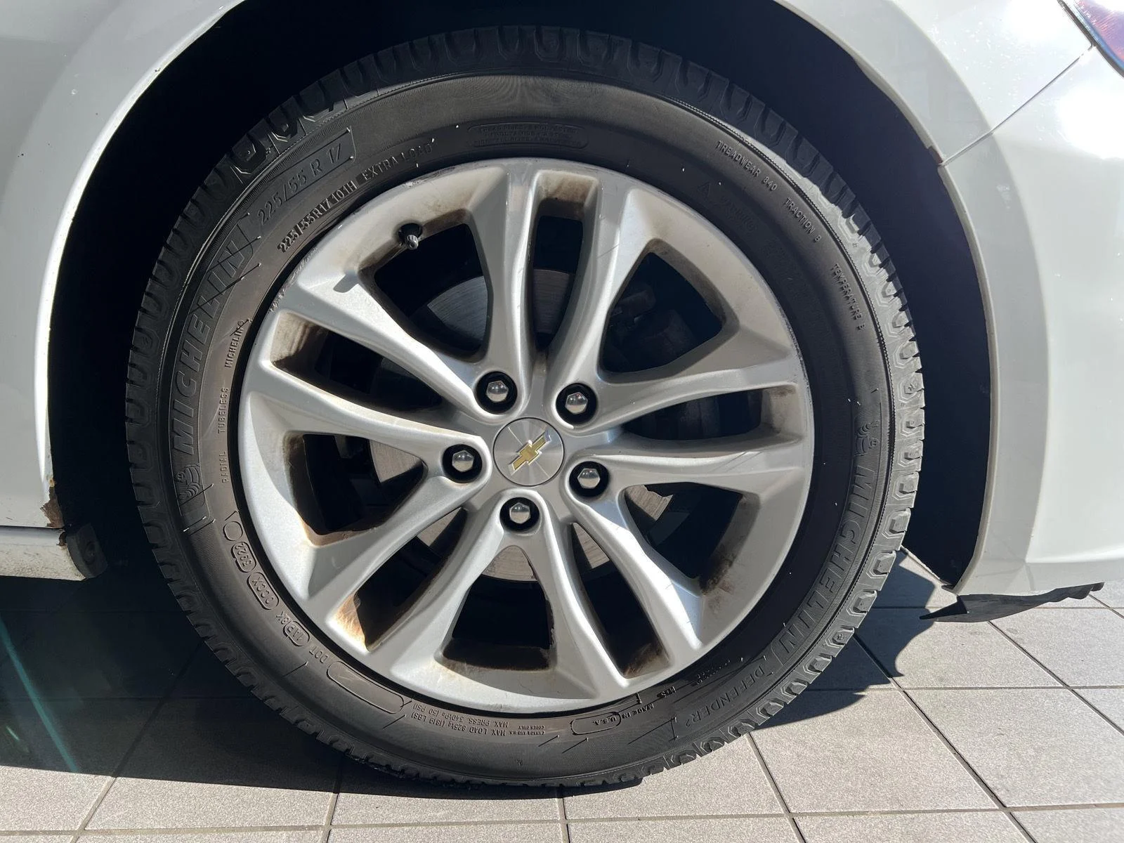 Used 2018 Summit White Chevrolet LT image 8