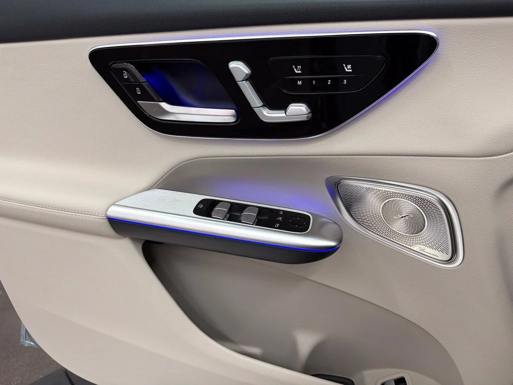New 2027 Silver Mercedes-Benz GLC 300 image 18