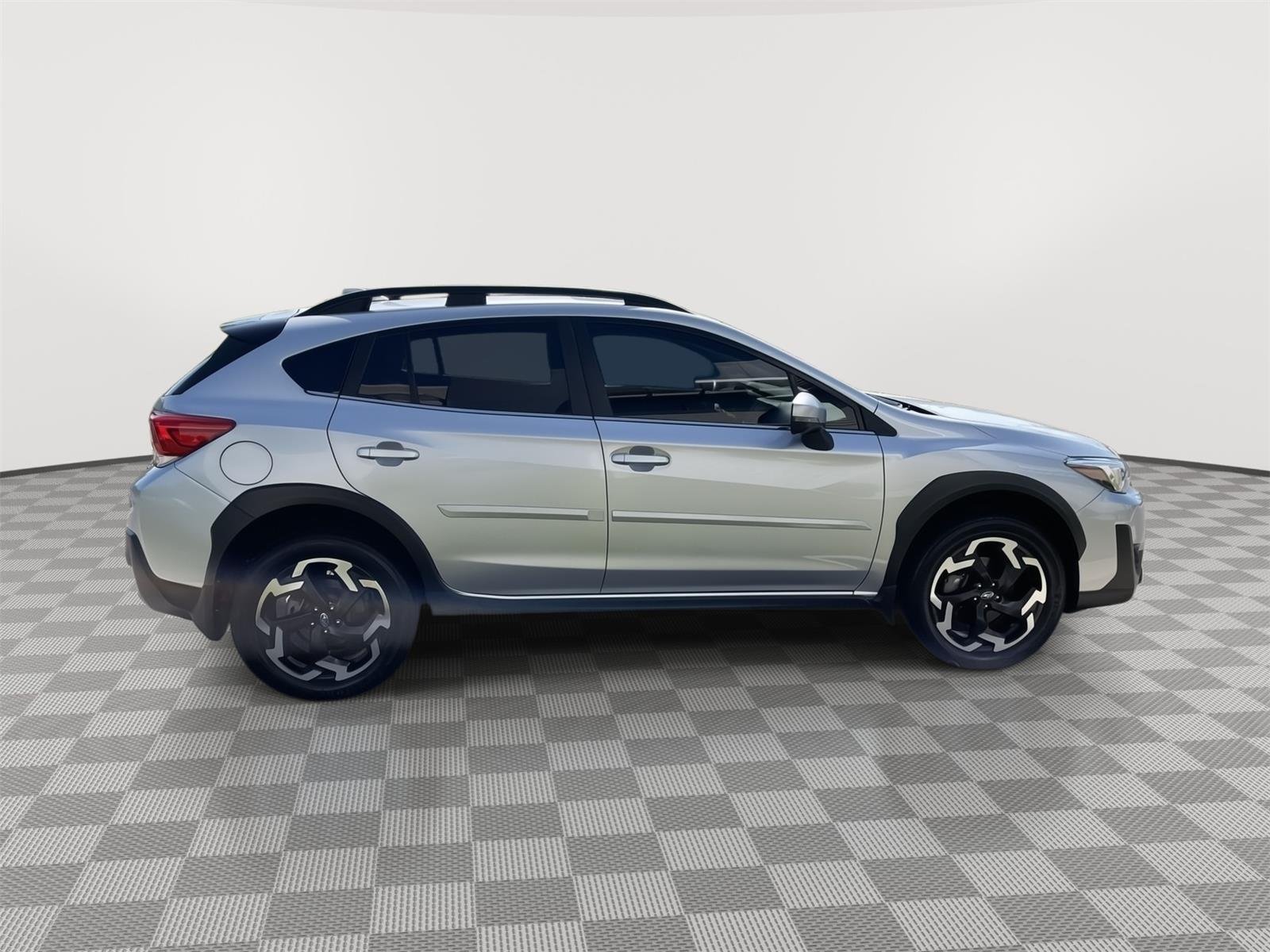 Used 2022 Ice Silver Metallic Subaru Limited image 15