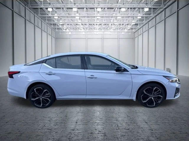 Used 2023 Gray Nissan 2.5 SR image 2