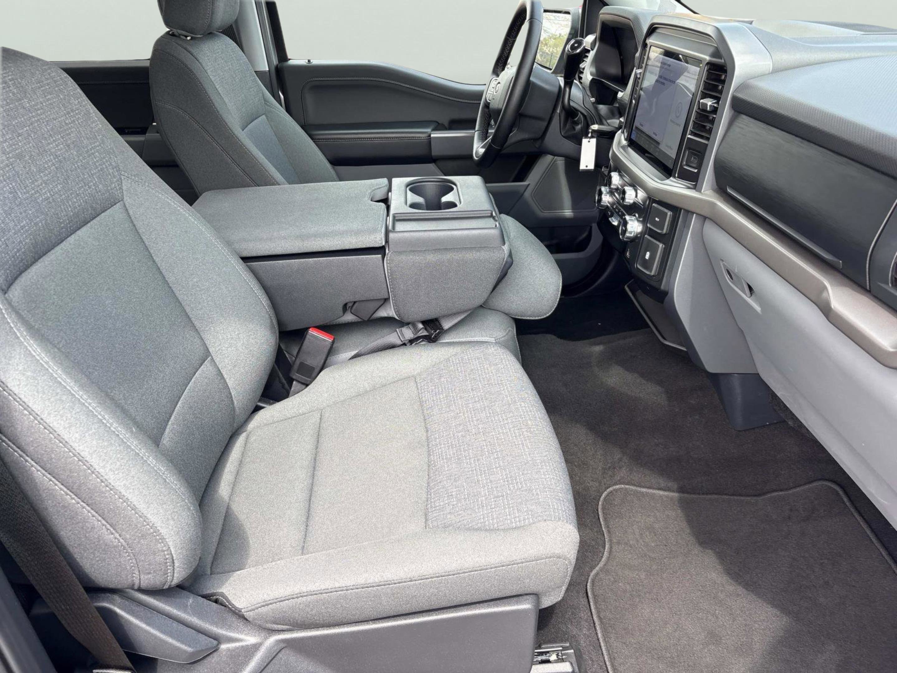 2025 Ford F-150 XLT - Photo 23