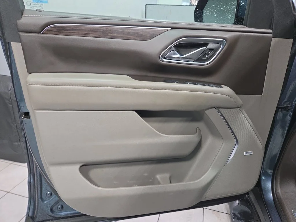 Used 2021 Gray Chevrolet Z71 image 36