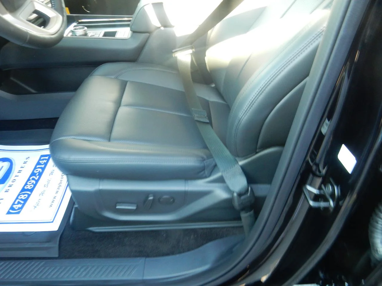 New 2022 Black Ford XLT 4X2 image 32