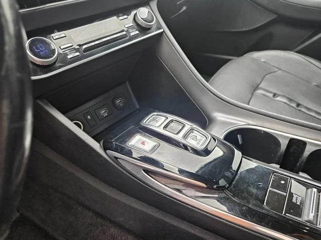 Used 2020 Gray Hyundai SEL image 24