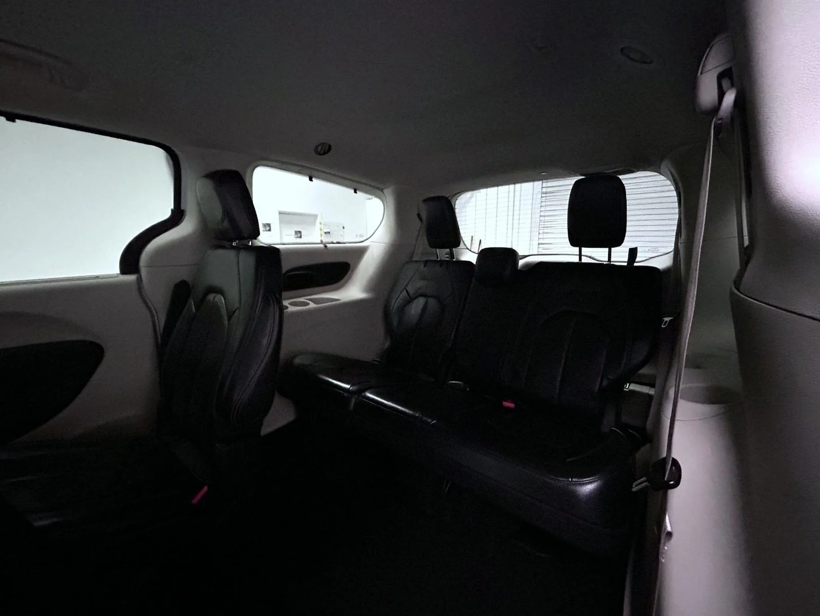 Used 2022 White Chrysler Touring L image 18