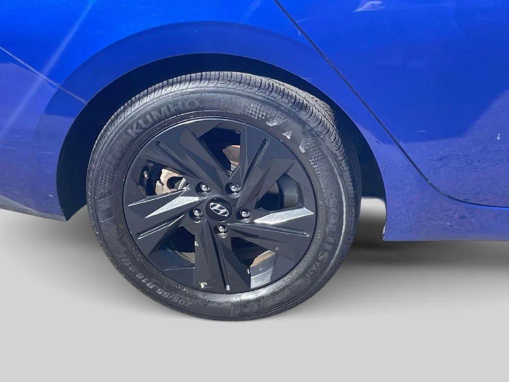 Certified Used 2023 Blue Hyundai SEL image 9