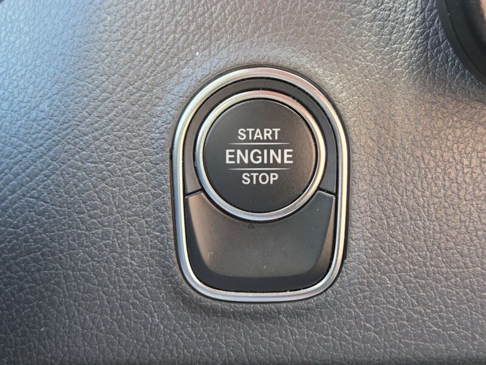 Used 2023 Arctic White Mercedes-Benz 2500 image 32