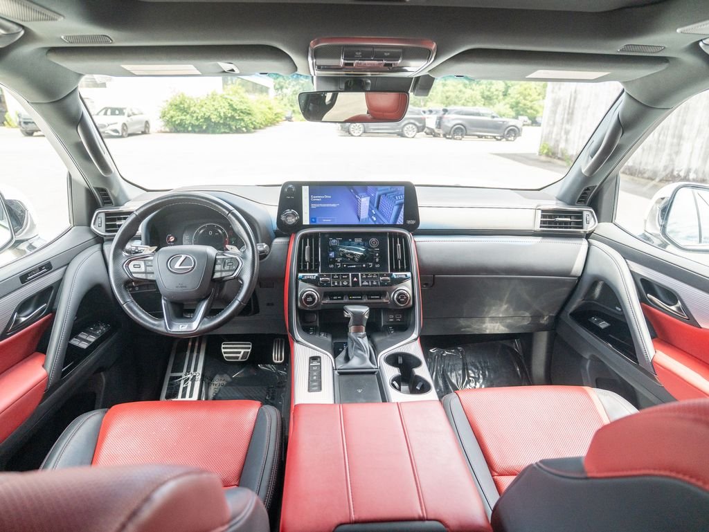 Used 2023 White Lexus 600 F SPORT image 18