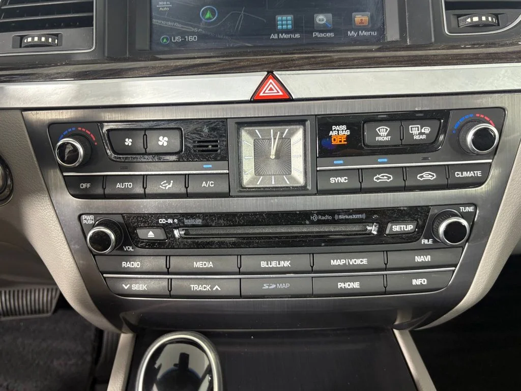 Used 2017 White Genesis 3.8 image 23