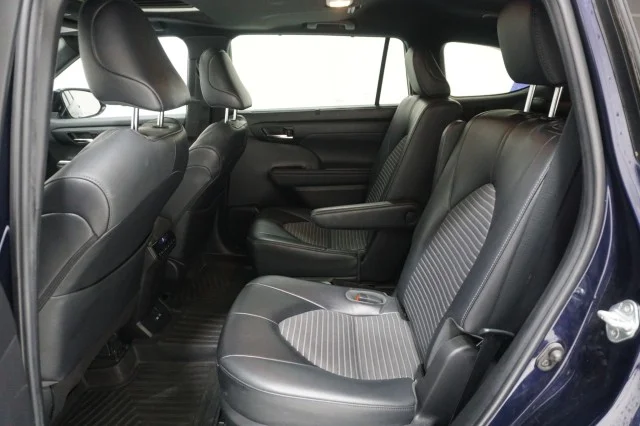 Used 2023  Toyota XSE image 23